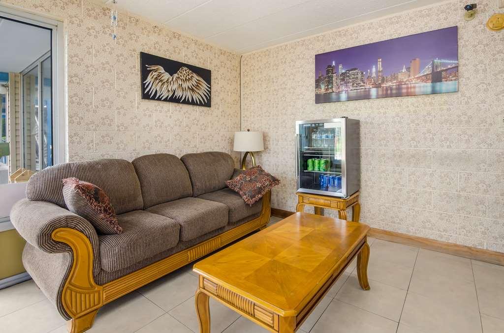 Americas Best Value Inn Уайтевилл Интерьер фото